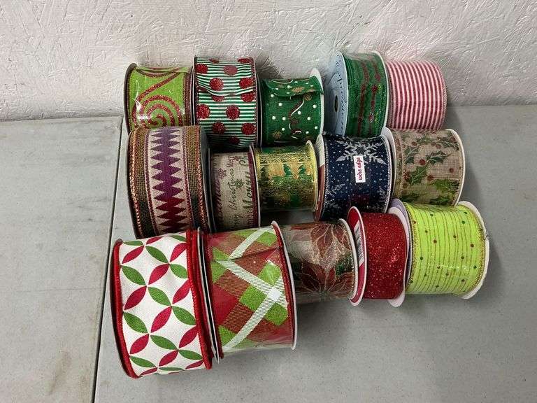 Wired decorative Christmas ribbon image