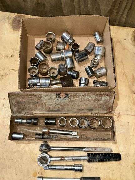 1/2" drive ratchets, sockets, extension, etc. image