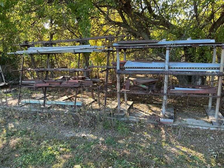 Steel racks and scrap iron image