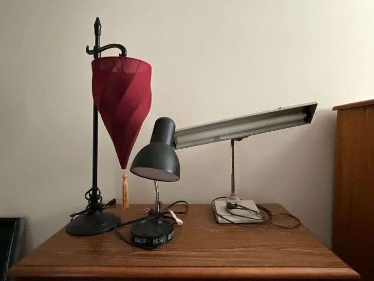 Pair of desk lamps, decorative table lamp image