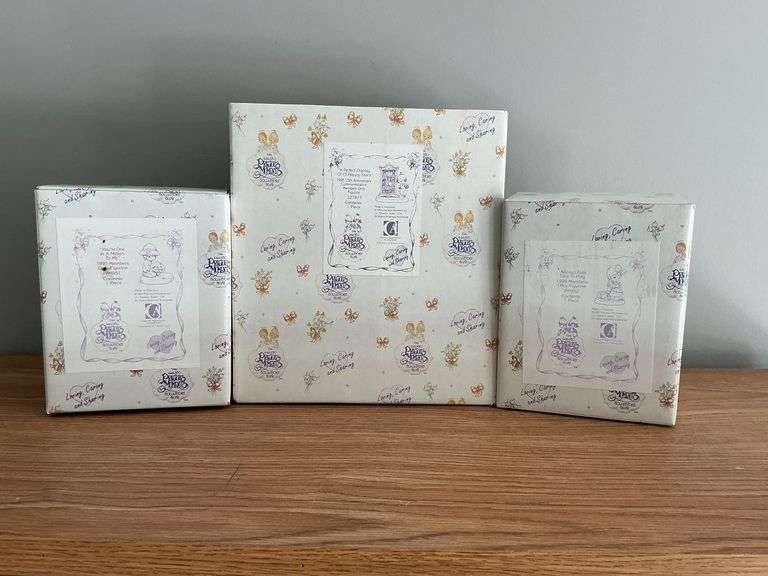 3 Precious Moments 1995 Member Only figurines image