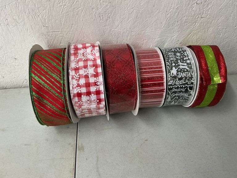 Wired decorative Christmas ribbon image