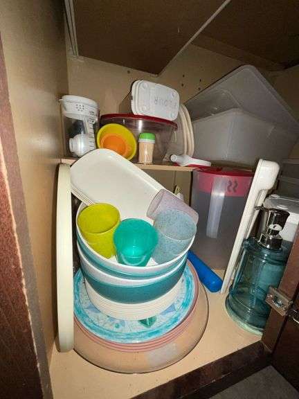 Plasticware image