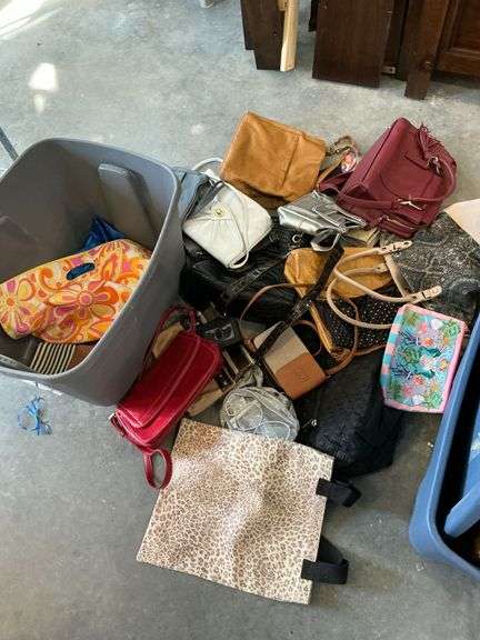 Hand bags and purses image