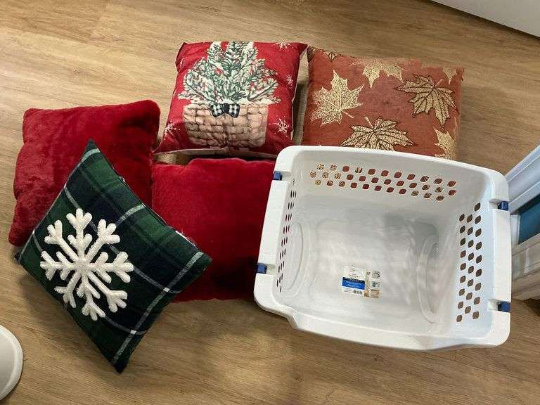 Decorative pillows image