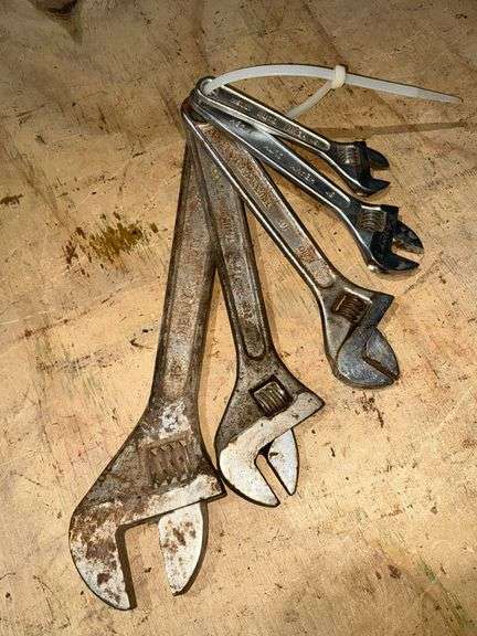 Adjustable wrenches up to 15". image