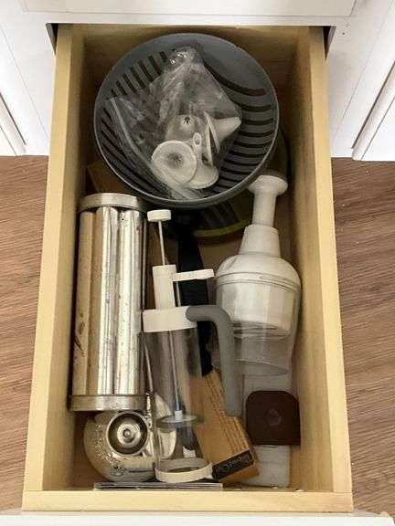 Pampered Chef items, chopper, cookie press, bread molds image