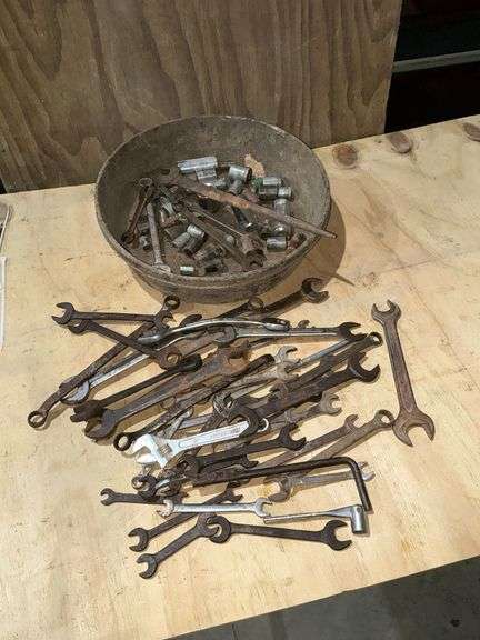 Assortment of wrenches & sockets, spud image
