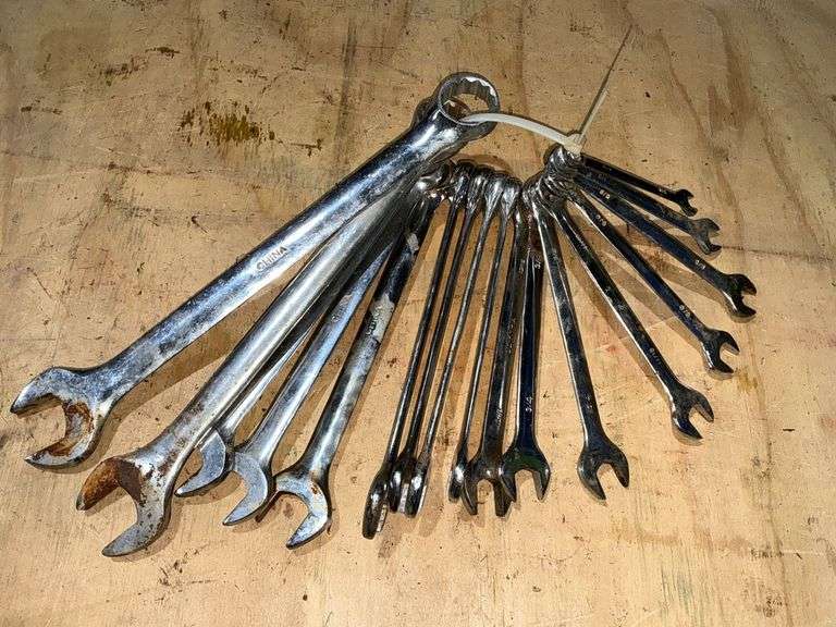 Combination wrenches up to 1 1/4". image