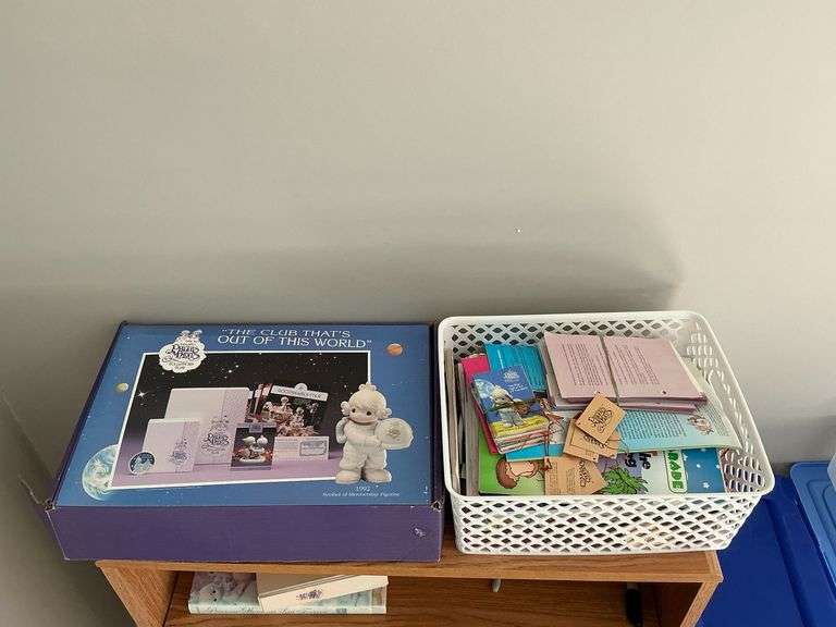 1992 New Member Welcome Kit, Precious Moments Last Forever book image