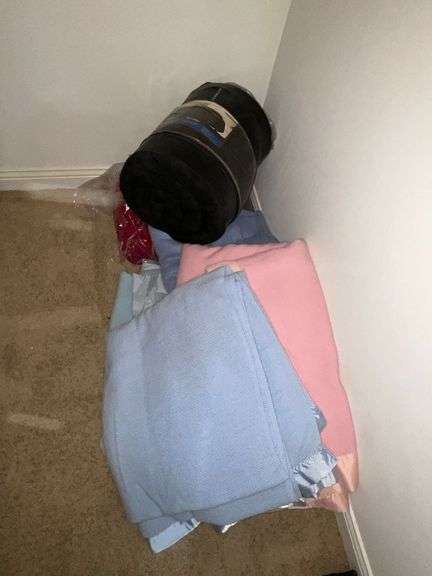 Full size comforter, blankets, etc. image