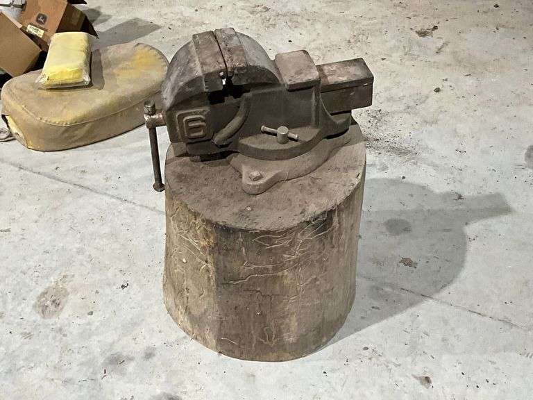 6" heavy duty vise on wood stand image