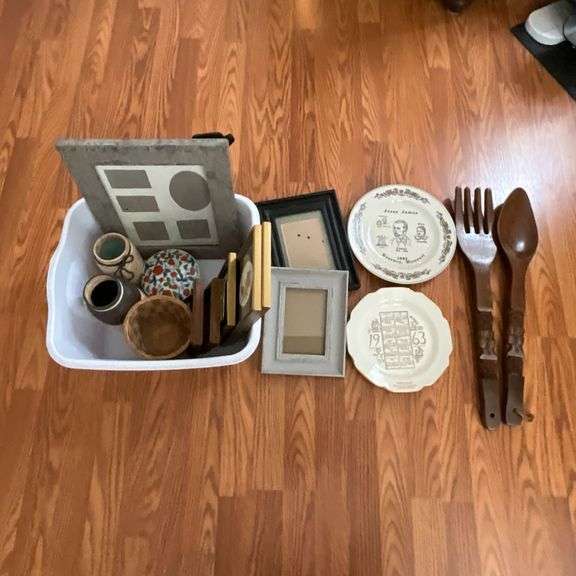 Large wooden salad fork and spoon, Jesse James collector plate image