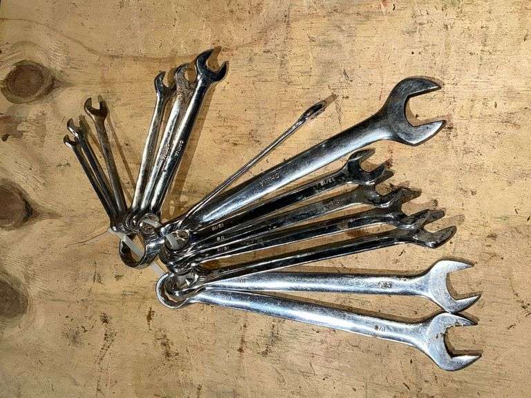 Combination wrenches up to 1 1/4". image