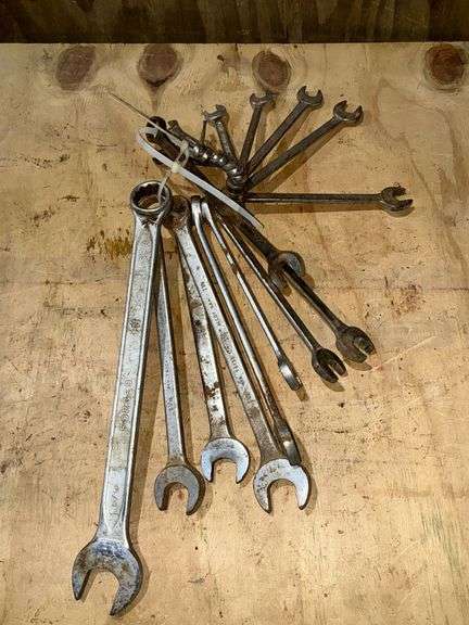 Combination wrenches up to 1 5/16". image