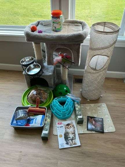 Cat pet supplies, bowls. Toys image