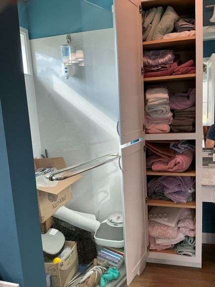 Towels, wash clothes, bath rugs image