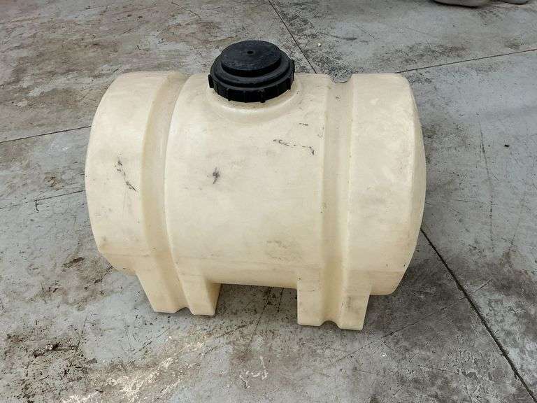 35-gallon poly tank image