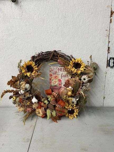 Hello Fall wreath image