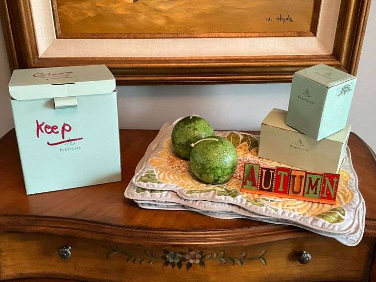 PartyLite Whispering Leaves candle holders image