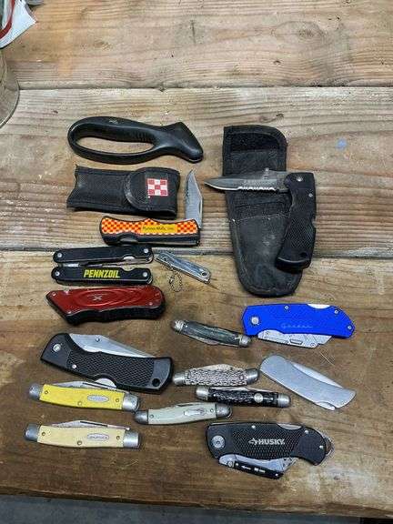 Pocket knives and multi tools image