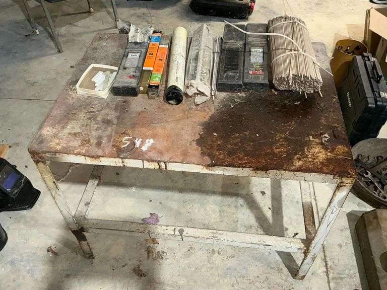 Steel welding table 36" x 26" x 27" T image