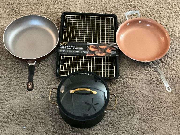 Thyme & Table 12x17 baking sheet and rack set (NIB), 5 qt. dutch oven image