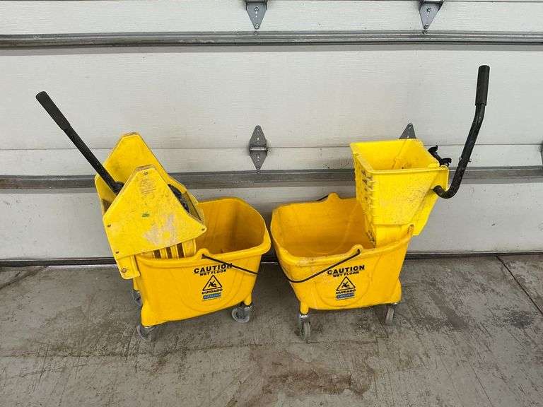 2 Carlise mop buckets image