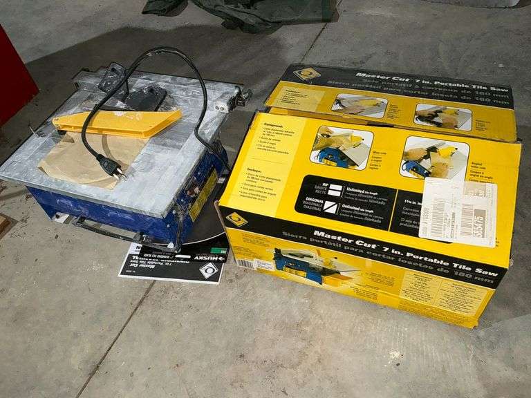 QEP Master Cut 7" portable tile saw image