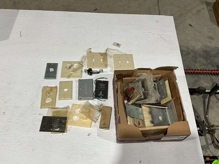 Assorted electtrical parts image