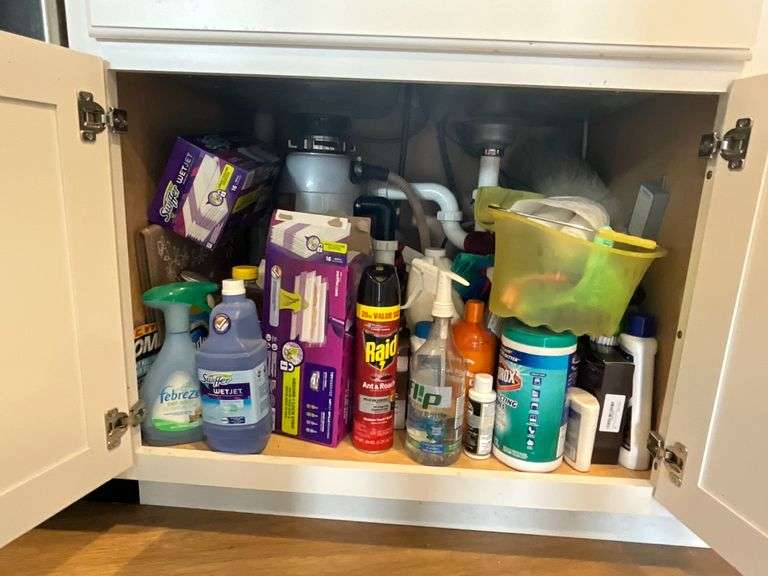 Cleaning supplies, Febreze, Wet Jet pads, Clorox wipes image