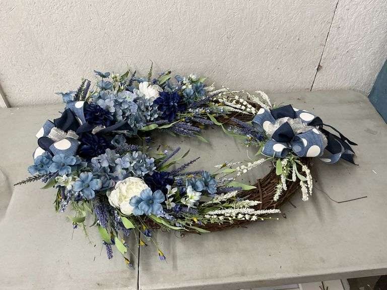 Blue and white floral wreath image