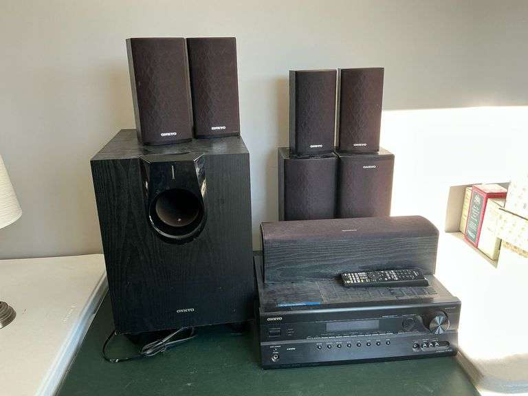 Onkyo AV Receiver Model HT-R580, remote image