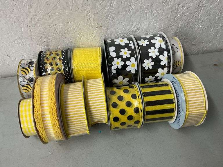 Yellow, white, black, flowers, bees wired decorative ribbon image