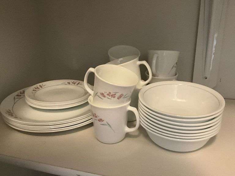 Corelle dishes, 8 cups, 8 bowls, 6 dessert plates, 6 dinner plates image