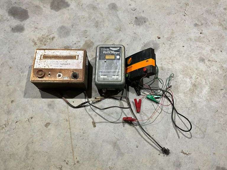 Parmak 110V fence charger, 50 mile range, Super Charger 110V charger image