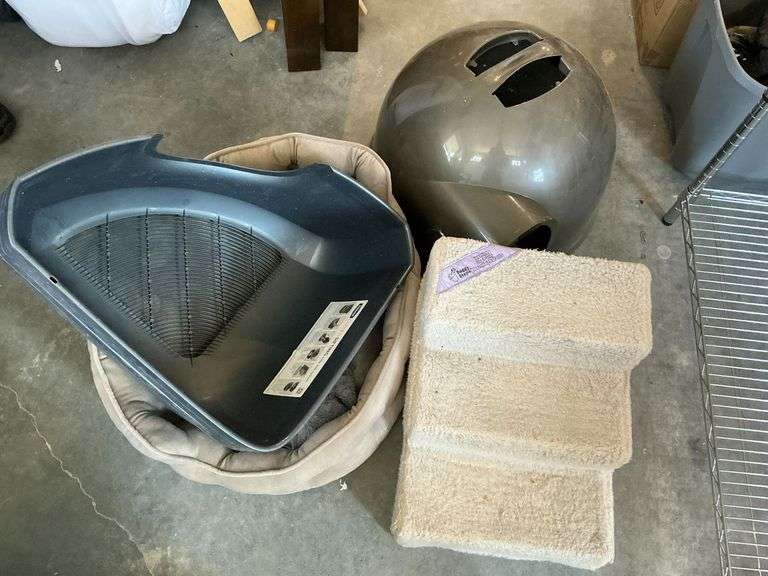 Cat bed, sifting litterbox, pet steps, etc. image