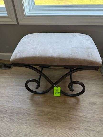 Metal frame stool, 24" x 16". image