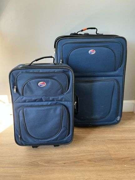 American Tourister 2-piece rolling luggage set. image