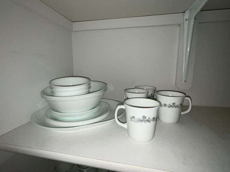 Corelle dishes plain white 6 bowls, 4 salad plates, 4 dinner plates and platter image
