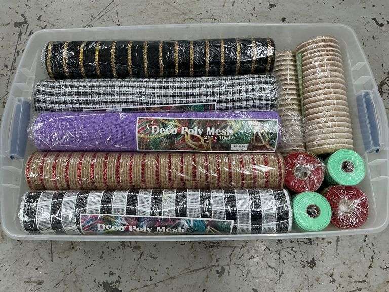 Tote of mesh, assorted patterns image