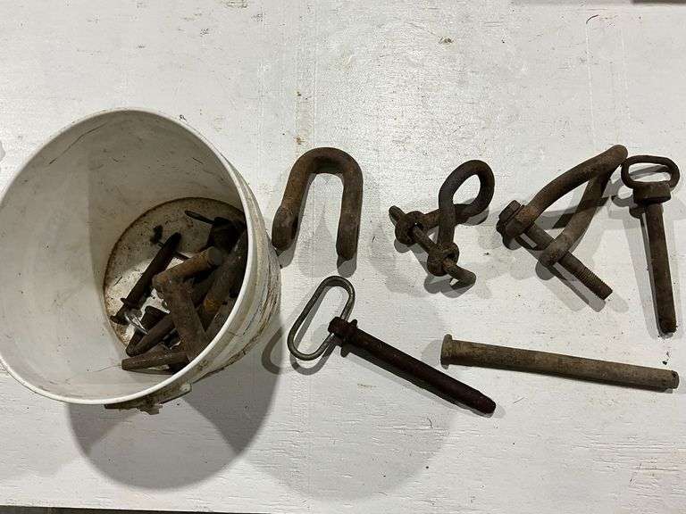 Hitch pins and clevises image
