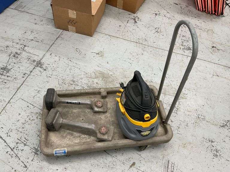 Stinger wet/dry vac, no hoses image