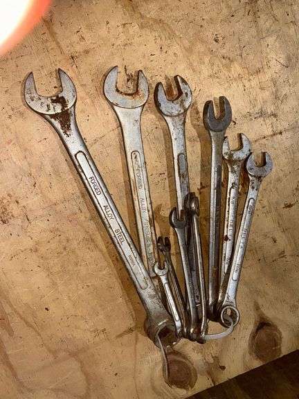 Delta combination wrenches up to 1 1/4". image