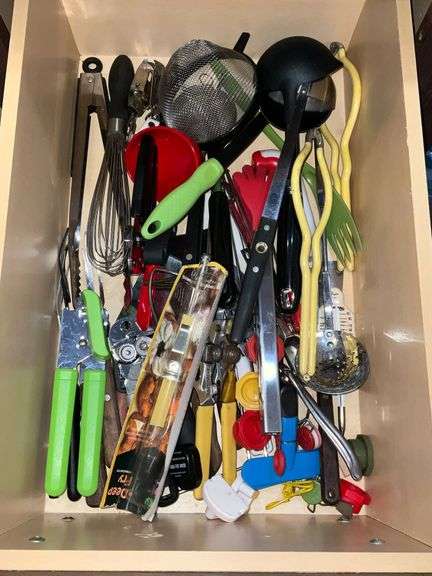 Kitchen utensils image