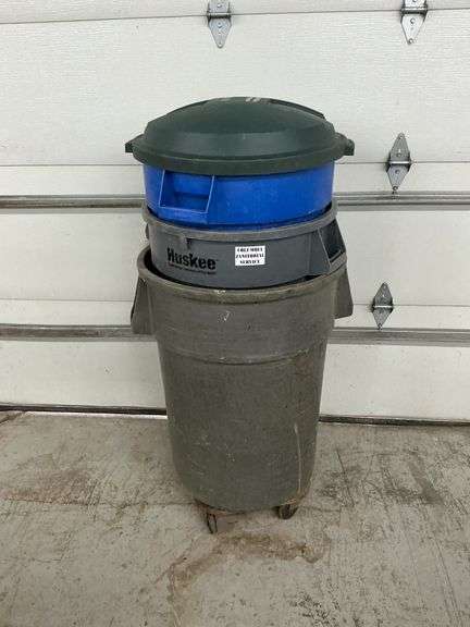 2 plastic trash cans, rolling plastic trash can, 1 lid image