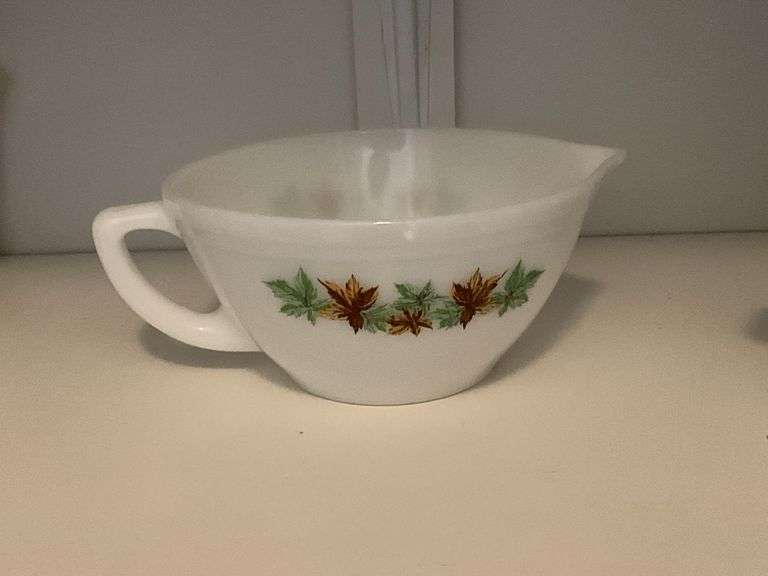 Federal Glass maple leaf batter bowl image
