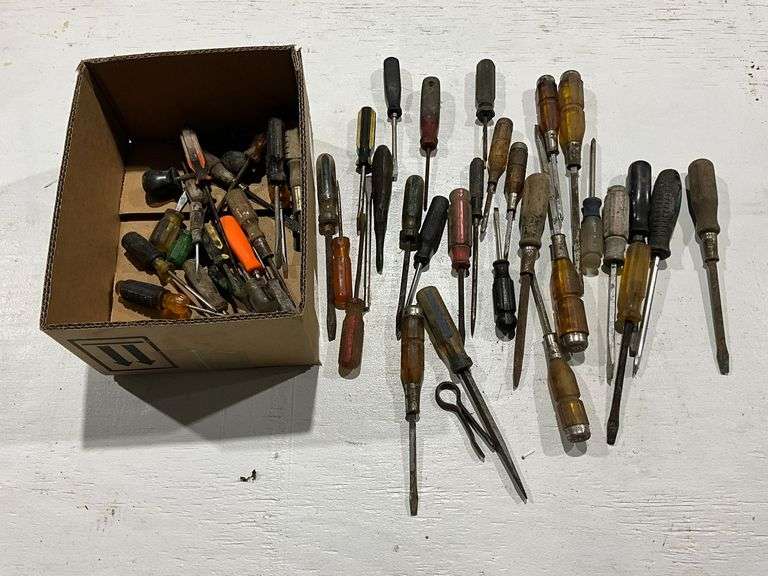 Assorted screwdrivers image