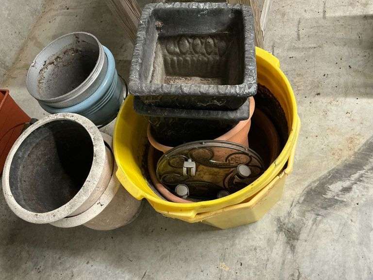 Assorted flower pots, up to 24" W image