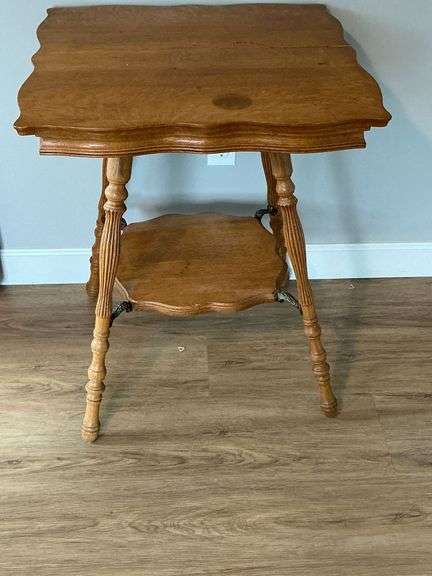 23" x 24" x 29" T vintage table image